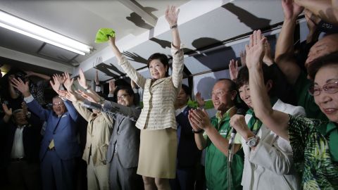 A former Enivornment Minister, Koike encouraged supporters to wear green during her campaign. 