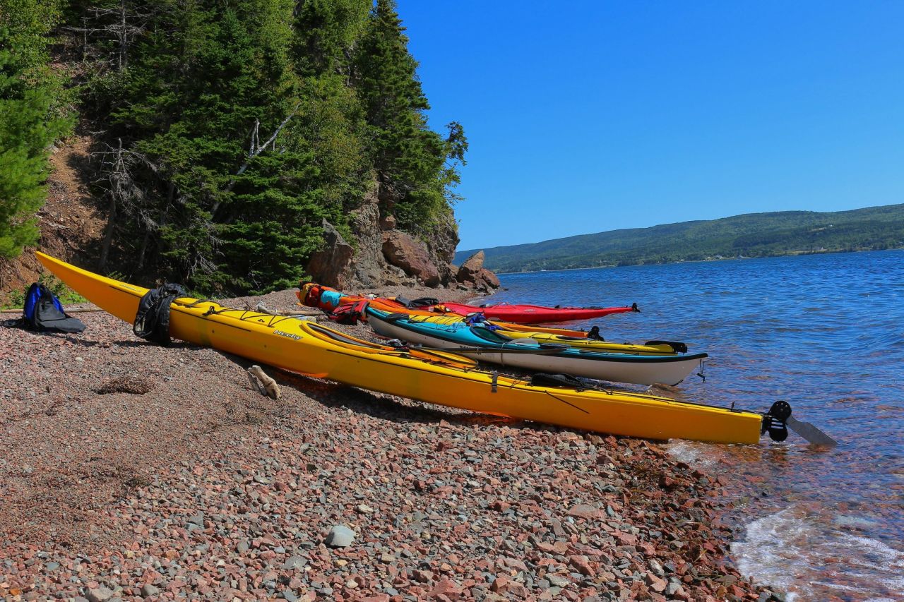 Kayaking, hiking, whale watching, sailing and more attract outdoor enthusiasts to the island. A number of outfitters offer multiday sea kayaking excursions.