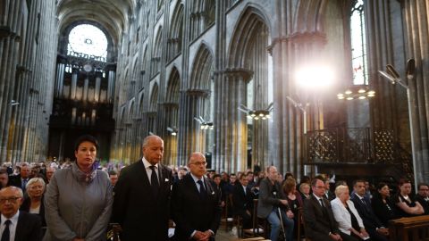 Mourners included ex-Foreign Affairs Minister Laurent Fabius and Interior Minister Bernard Cazeneuve.