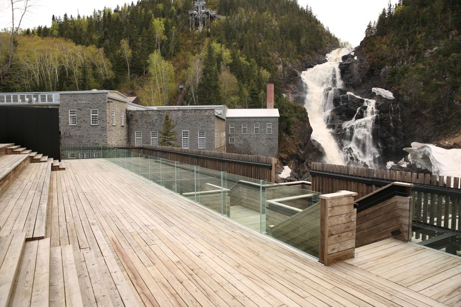 The architectural plans behind this unassuming plant incorporated several terraces and lookouts, providing excellent views of the Ouiatchouan Falls.