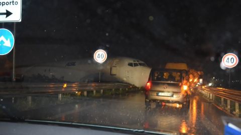 A cargo plane, Boeing 373 belonging to DHL couriers has dramatically crashed onto a road in Italy.