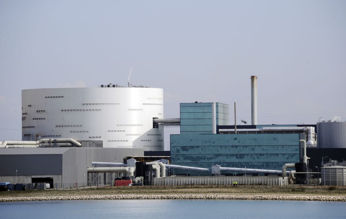 An incinerator in Fos-sur-Mer in the south of France display a more conventional approach to industrial design.