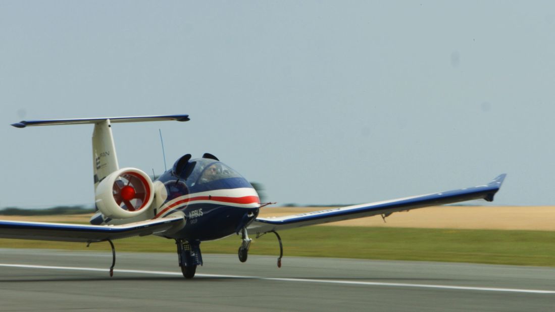 The single-seater plane's thrust comes from two ducted fan engines, which are powered by lithium-ion batteries mounted in the aircraft's wings.