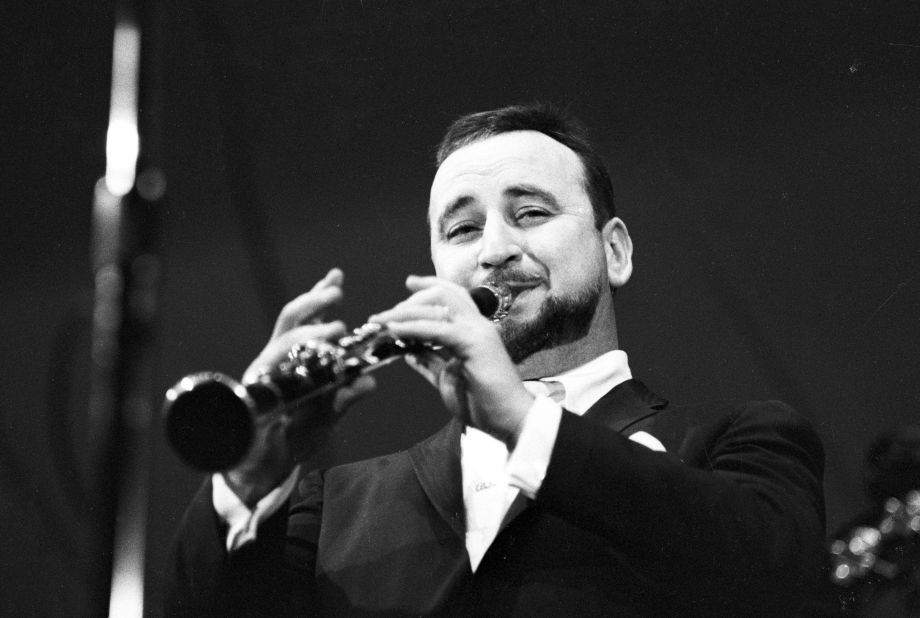 Famous New Orleans jazz clarinetist <a href="http://www.cnn.com/2016/08/06/us/louisiana-jazz-great-pete-fountain-dies/index.html">Pete Fountain</a> died August 6 of heart failure. He was 86. 