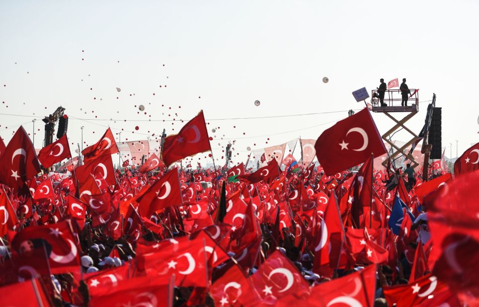 Some reports suggested as many as one million people turned out for the rally, emphasizing the depth of popular opposition to the attempted coup.