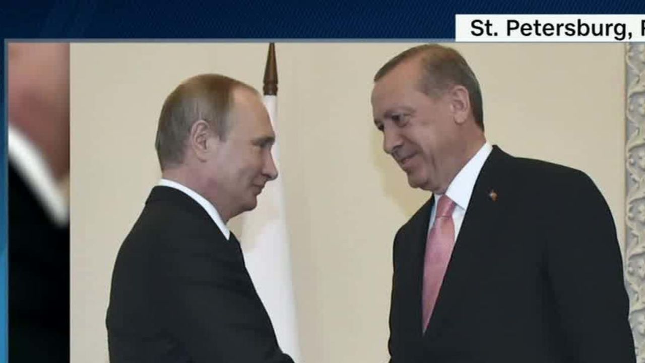 Russian President Vladmir Putin, left, meets with Turkish President Recep Tayyip Erdogan in 2016.