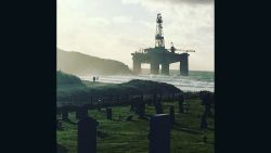 Scottish oil rig runs aground