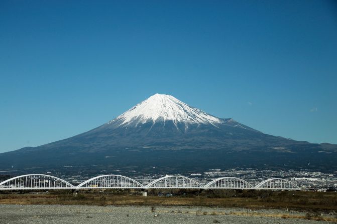 <strong>Sacred Mount Fuji: </strong>Considered a sacred mountain in Japan, Mount Fuji is an active volcano about 100 kilometers from Tokyo. At 3,776 meters high, it's the highest mountain in Japan and makes a dramatic backdrop for many Tokyo photos. 