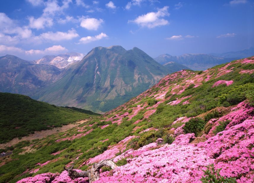 Covered in Japanese azalea, the Kuju range is popular among hikers looking for breathtaking views in Kyushu.