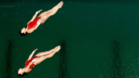 The color didn't appear to put off China's Chen Ruolin and Liu Huixia who took gold in the women's synchronized 10 meter event.