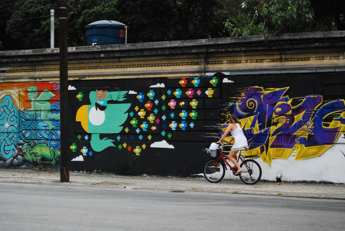 A Rodrigo Villas mural in Rio de Janeiro.