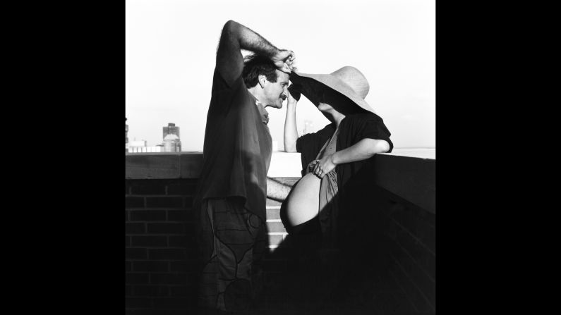 Williams shares a moment with his pregnant wife, Marsha, in New York in 1989. The book's publication comes two years after Williams' <a href="index.php?page=&url=http%3A%2F%2Fwww.cnn.com%2F2015%2F11%2F03%2Fhealth%2Frobin-williams-widow-susan-williams%2Findex.html">2014 suicide.</a> "This book is for his fans and those who loved and respected and admired him," Grace said. "(I want them to) see what I considered to be the real Robin Williams: Happy, pensive, joyous with his kids."
