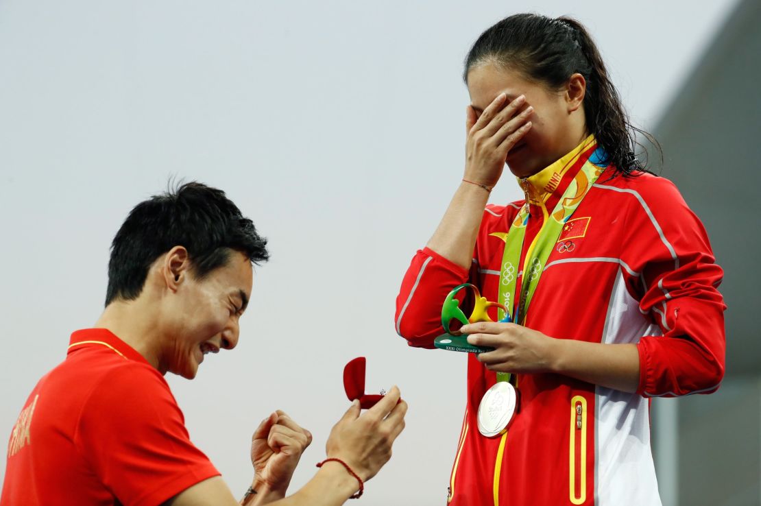 He Zi did not appear to be expecting a proposal straight after winning a silver medal.
