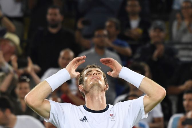 Murray now needed to retain his Olympic tennis singles title, and defeated the likes of Fabio Fognini, Steve Johnson and Kei Nishikori to reach a sixth consecutive final that year. He made no mistake in the gold medal match, beating Argentina's Juan Martin del Potro in a pulsating four-set affair. 