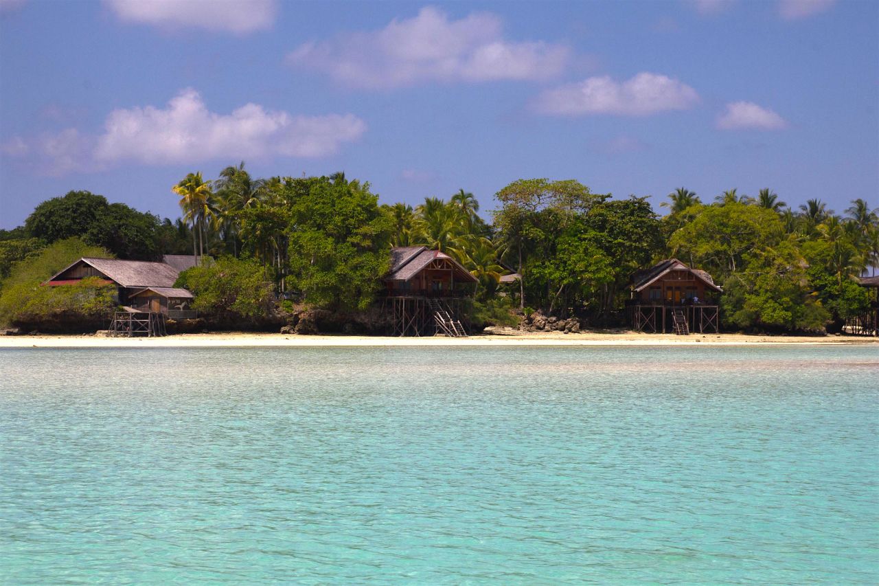 Berau is the jump-off point for the magical Derawan Islands, in Indonesian Borneo. You can stay at private dive resorts or in simple homestays on the islands of Maratua or Derawan.