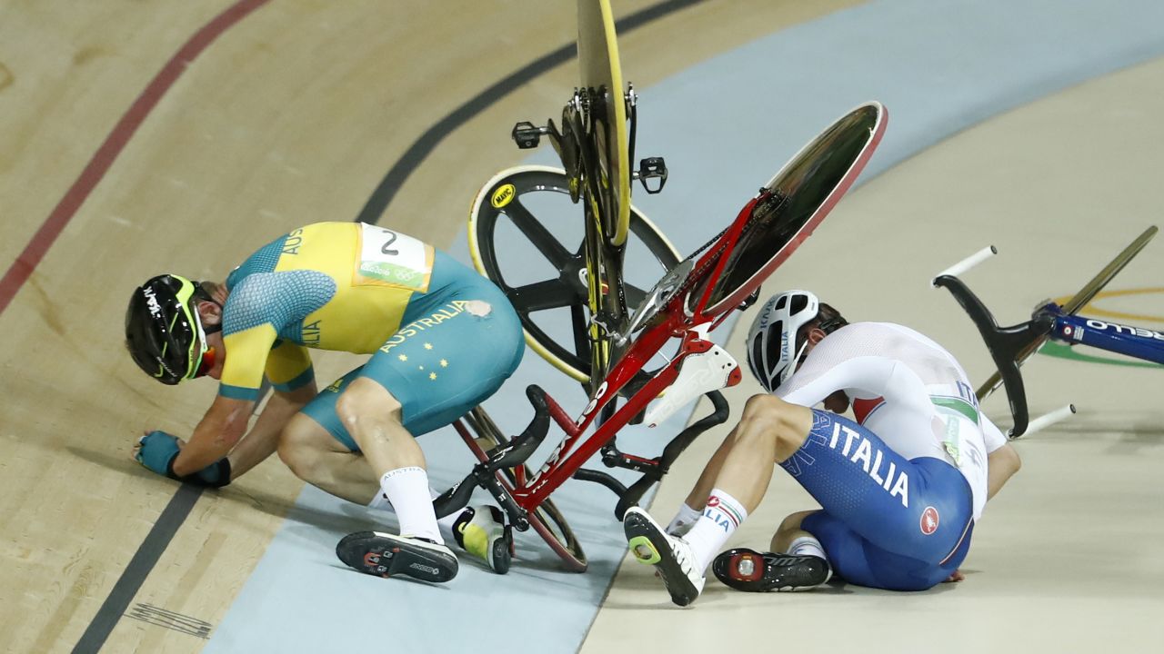 O'Shea and Viviani were knocked to the grown following a collision.