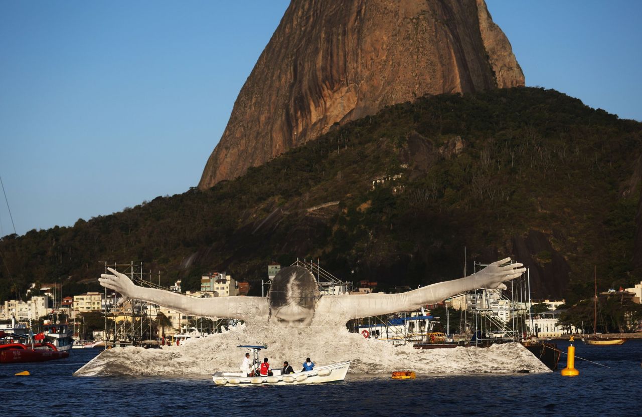 This image depicts the swimmer in Guanabara Bay.