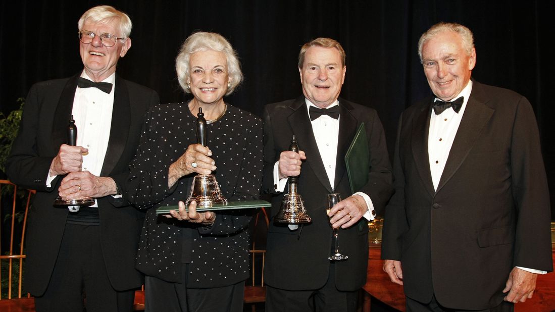 From left, Gordon Wood, O'Connor, Jim Lehrer and Colin Campbell receive the Churchill Bell, the Colonial Williamsburg Foundation's highest accolade for citizenship, in Williamburg, Virginia, in April 2011.