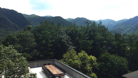 This sleek 10-room resort is Hangzhou's latest mountain getaway.