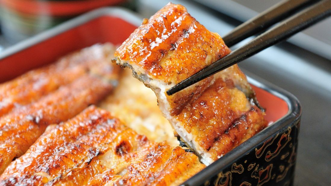 Marinated in a sweet soy-based kabayaki sauce then grilled, unagi (eel) has an intense, smoky-sweet flavour. It's best when eaten with some plain rice. 