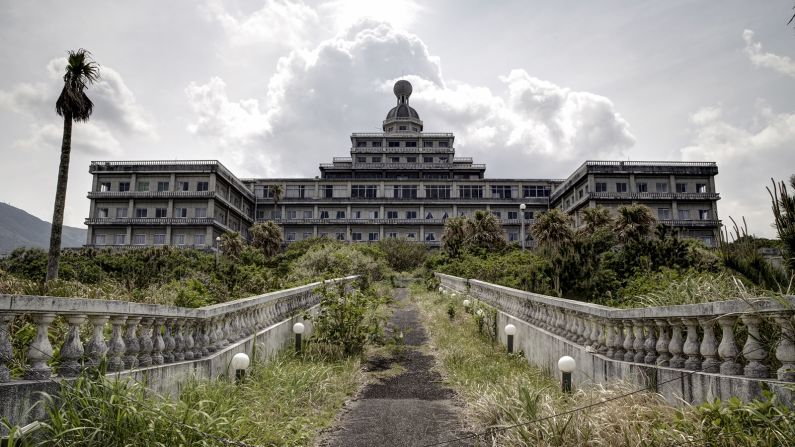 Hachijo, an island once called the "Hawaii of Japan" is home to the Oriental Resort hotel. Desolate for over a decade, the hotel was closed in 2005 after failing to attract enough guests to warrant employing the staff needed to upkeep it.