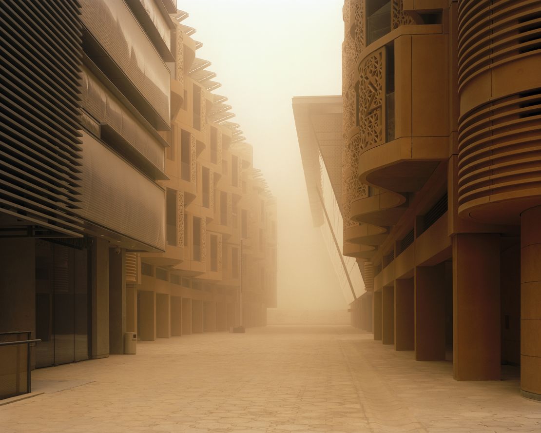 A photo taken inside Masdar City by Etienne Malapert.