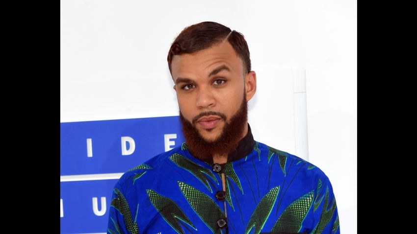 NEW YORK, NY - AUGUST 28:  Jidenna attends the 2016 MTV Video Music Awards at Madison Square Garden on August 28, 2016 in New York City.  (Photo by Jamie McCarthy/Getty Images)