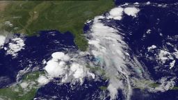 Twin storms approach U.S. East Coast nr_00000000.jpg