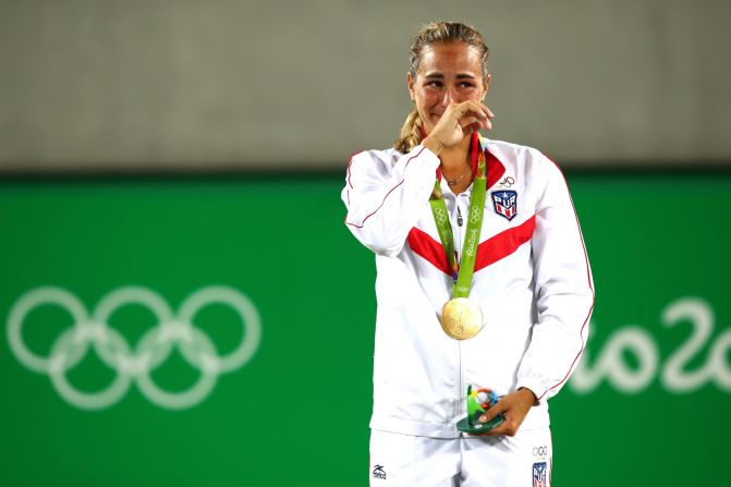 In the women's draw, Olympic champion Monica Puig was unable to continue her gold medal form, going down 6-4 6-2 to China's Zheng Saisai in her first match since winning in Rio. 