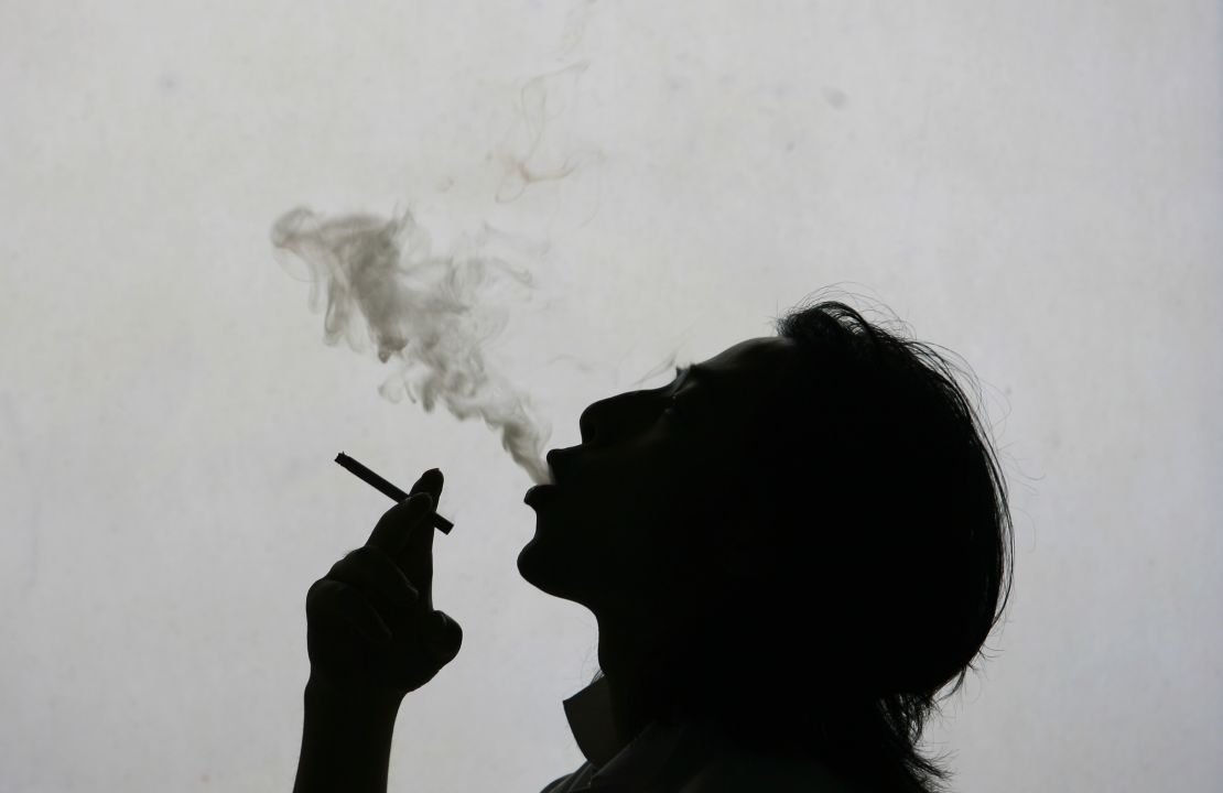 One million Chinese people died of smoking-related diseases in 2010, according to The Lancet. 