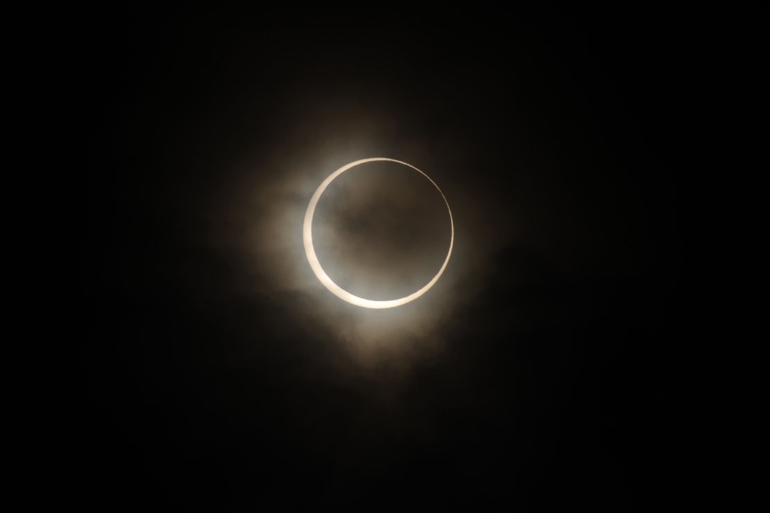 annular eclipse 01 FILE 0901