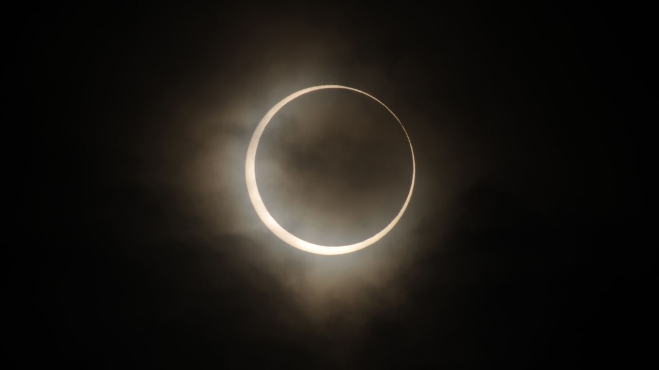 annular eclipse 01 FILE 0901