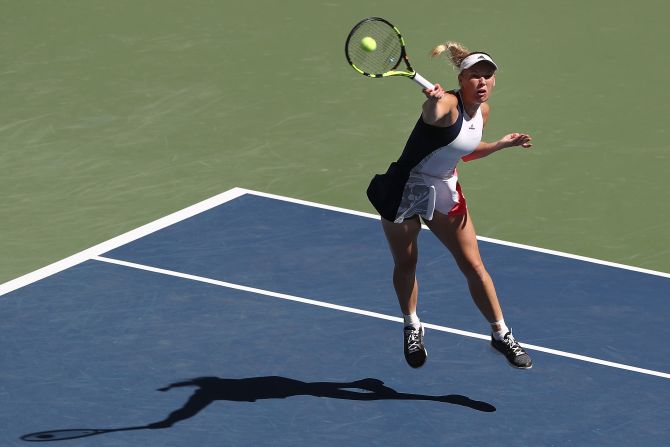 Two-time US Open finalist Caroline Wozniacki -- who meets Keys next -- followed up her upset win over Svetlana Kuznetsova by defeating Monica Niculescu 6-3 6-1. 