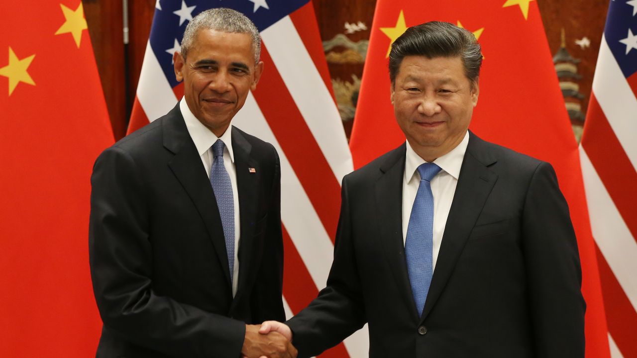 Preisdent Obama and Chinese President Xi Jinping shake hands during their meeting in Hangzhou on September 3, 2016.