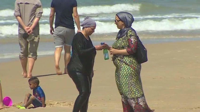 israel burkini bikini lee pkg_00003811.jpg