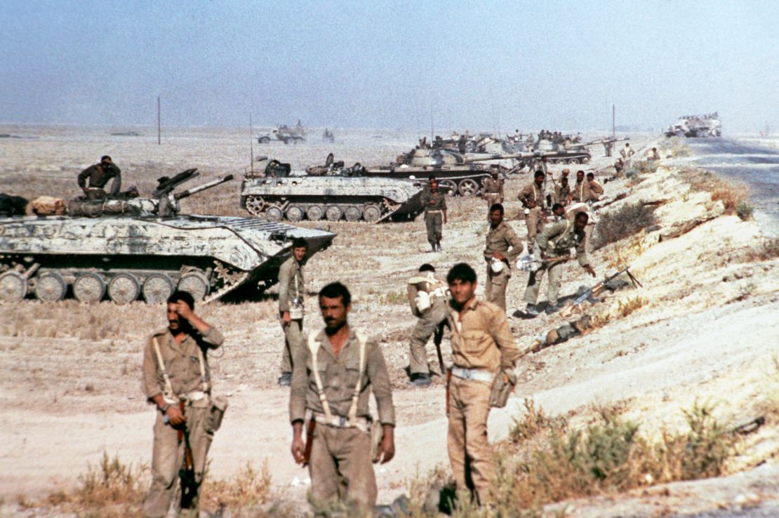 Iraqi soldiers near Khorramshahr in October 1980. 