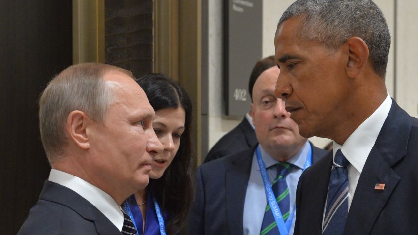 TOPSHOT - Russian President Vladimir Putin (L) meets with his US counterpart Barack Obama on the sidelines of the G20 Leaders Summit in Hangzhou on September 5, 2016. / AFP / SPUTNIK / ALEXEI DRUZHININ        (Photo credit should read ALEXEI DRUZHININ/AFP/Getty Images)