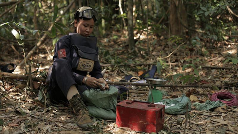 Laos: Legacy Of 80 Million Unexploded US Bombs | CNN