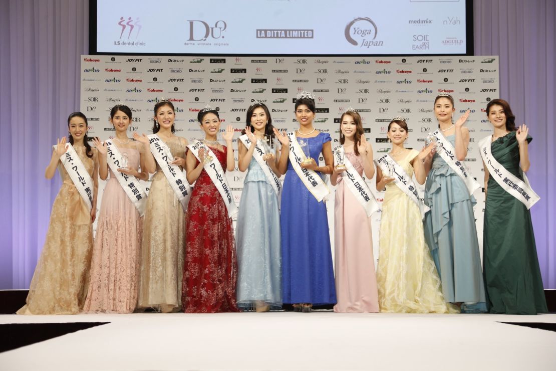Priyanka Yoshikawa (fifth from right) poses with other Miss World Japan contestants.