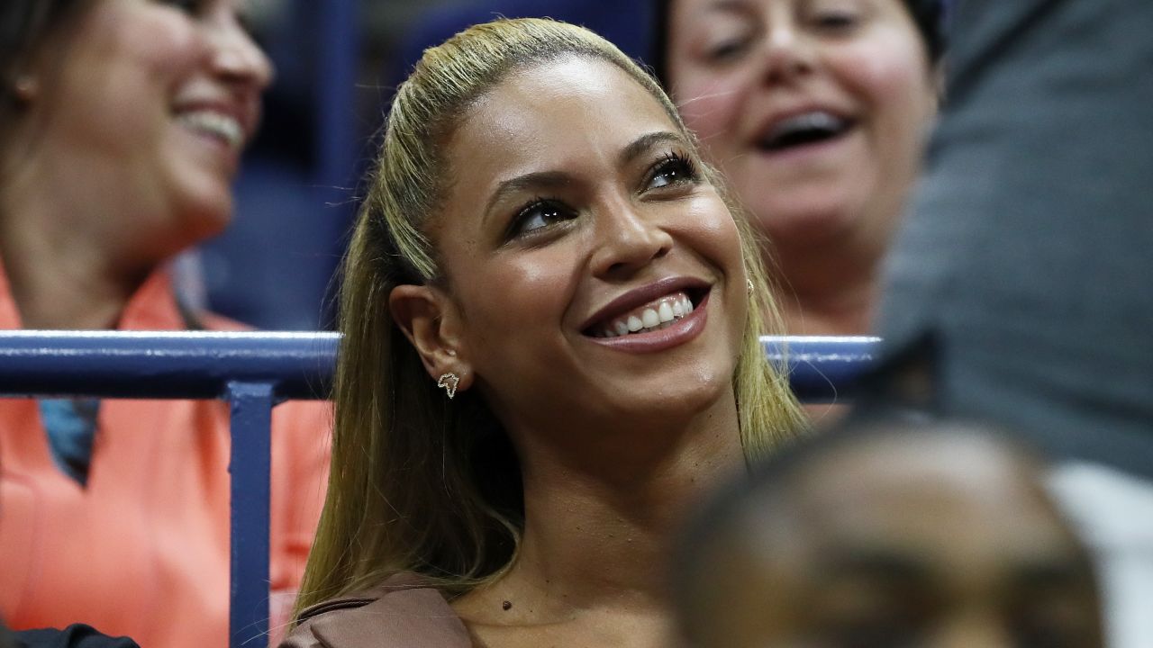 NEW YORK, NY - SEPTEMBER 01: Beyonce watches the second round Women's Singles match between Serena Williams of the United States and Vania King of the United States on Day Four of the 2016 US Open at the USTA Billie Jean King National Tennis Center on September 1, 2016 in the Flushing neighborhood of the Queens borough of New York City. (Photo by Al Bello/Getty Images)