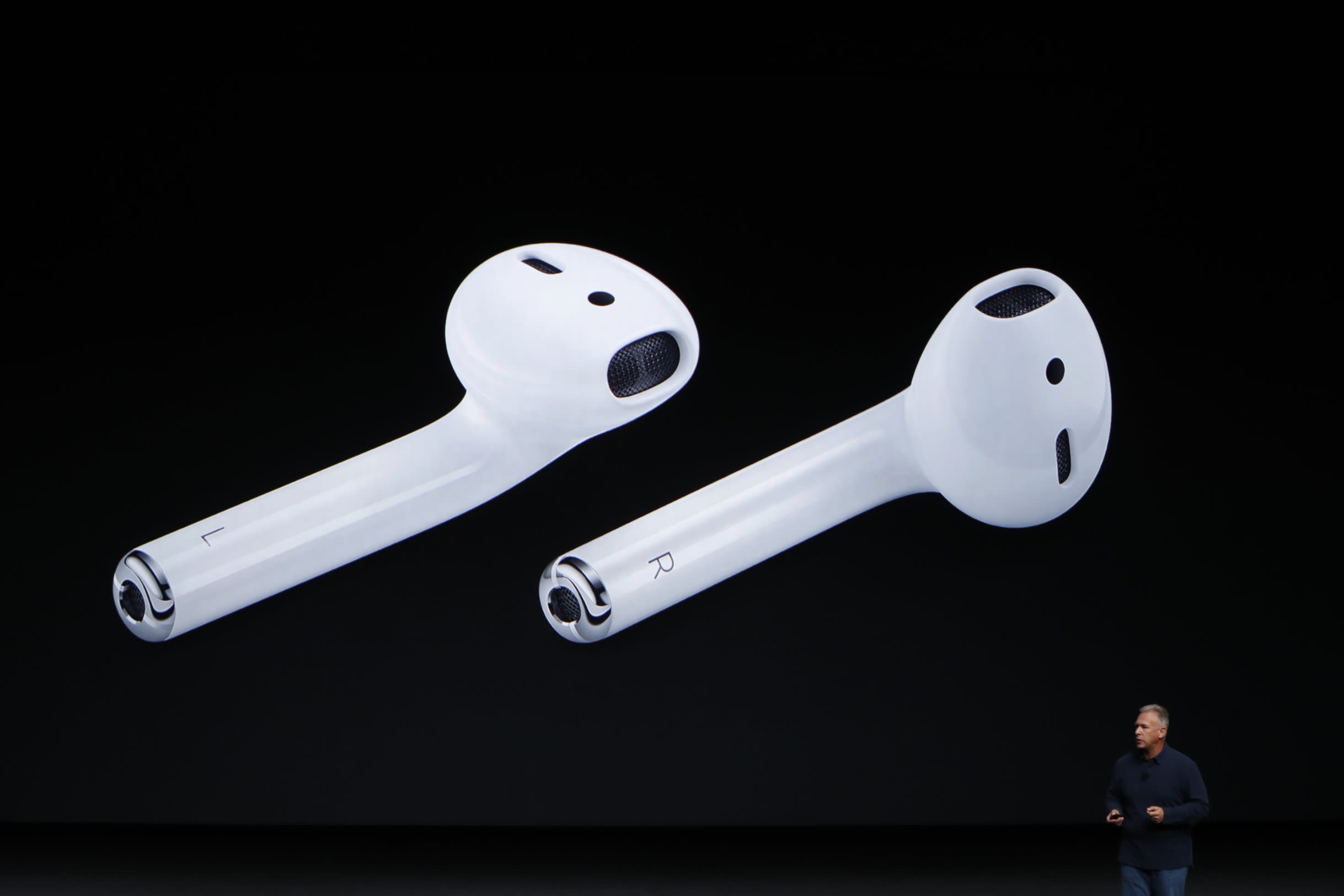 iPhone 7 eliminates headphone jack: to your health? | CNN