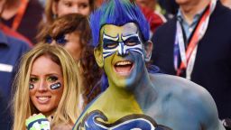 Fans of the Seattle Seahawks cheer before Super Bowl XLIX against the New England Patriots on February 1, 2015 at the at University of Phoenix Stadium in Glendale, Arizona.        AFP PHOTO /  TIMOTHY  A. CLARY        (Photo credit should read TIMOTHY A. CLARY/AFP/Getty Images)