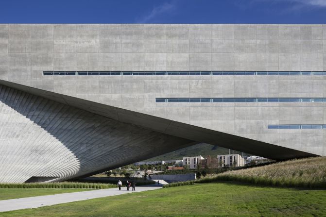 This 300-student art, design and architecture facility at the University of Monterrey in Mexico has 21 laboratories, three exhibition spaces, two amphitheaters and multipurpose indoor and outdoor spaces. The building received a commendation in the Higher Education and Research Award at the <a href="index.php?page=&url=https%3A%2F%2Fwww.worldarchitecturefestival.com" target="_blank" target="_blank">2013 World Architecture Festival</a>. 