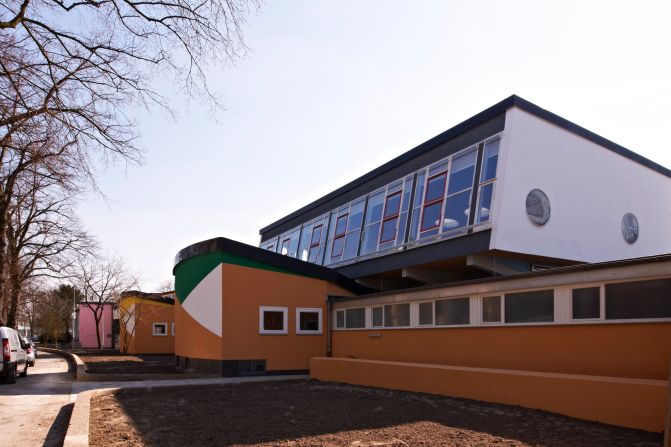 "The school has a main classroom and adjacent 'wet' area or project space embracing an outdoor garden but the forms area is more organic and daylight is brought in through clear stories and raised roofs," said AIA's John Dale. 