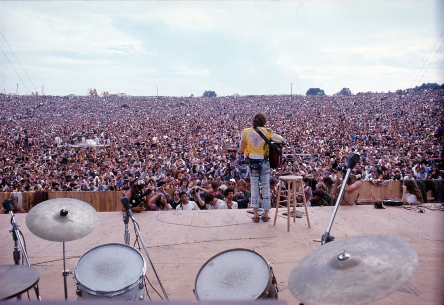 "They were expecting maybe 150,000 people and they got 500,000 people. We're looking at it as a kind of Utopia. If you can gather 500,000 people together who are like-minded, that makes a huge difference." <br /><br /><em>John Sebastian performing at Woodstock</em>