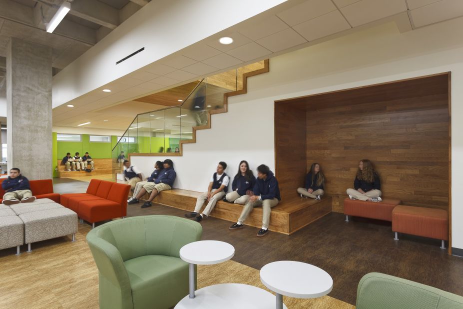Located inside the San Diego Central Library, this charter high school offers project-based learning within flexible areas that can be converted to accommodate different spaces using glass partitions and adaptable furnishings. 