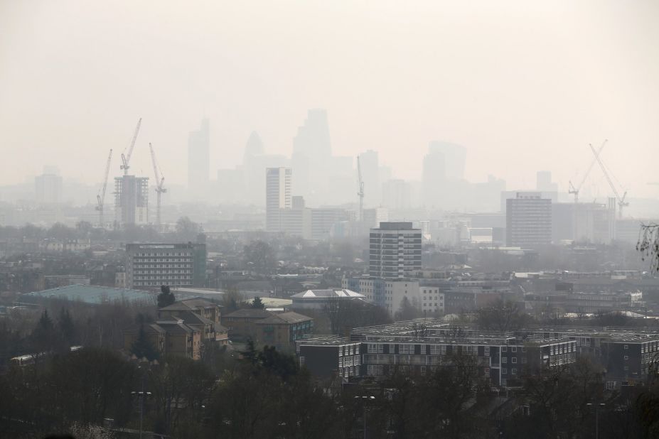 London has longstanding problems with air pollution, which poses serious health problems to its inhabitants. An estimated 9,400 citizens die of conditions relating to poor air quality each year, and diseases such asthma are increasing in pollution hotspots.  