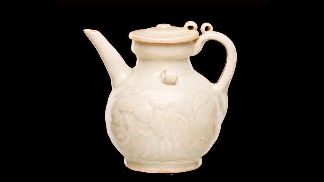 Early Chinese porcelain was made from a mix of kaolin and petuntse (a type of rock). It would be centuries before European craftsman would be able to make it themselves. 