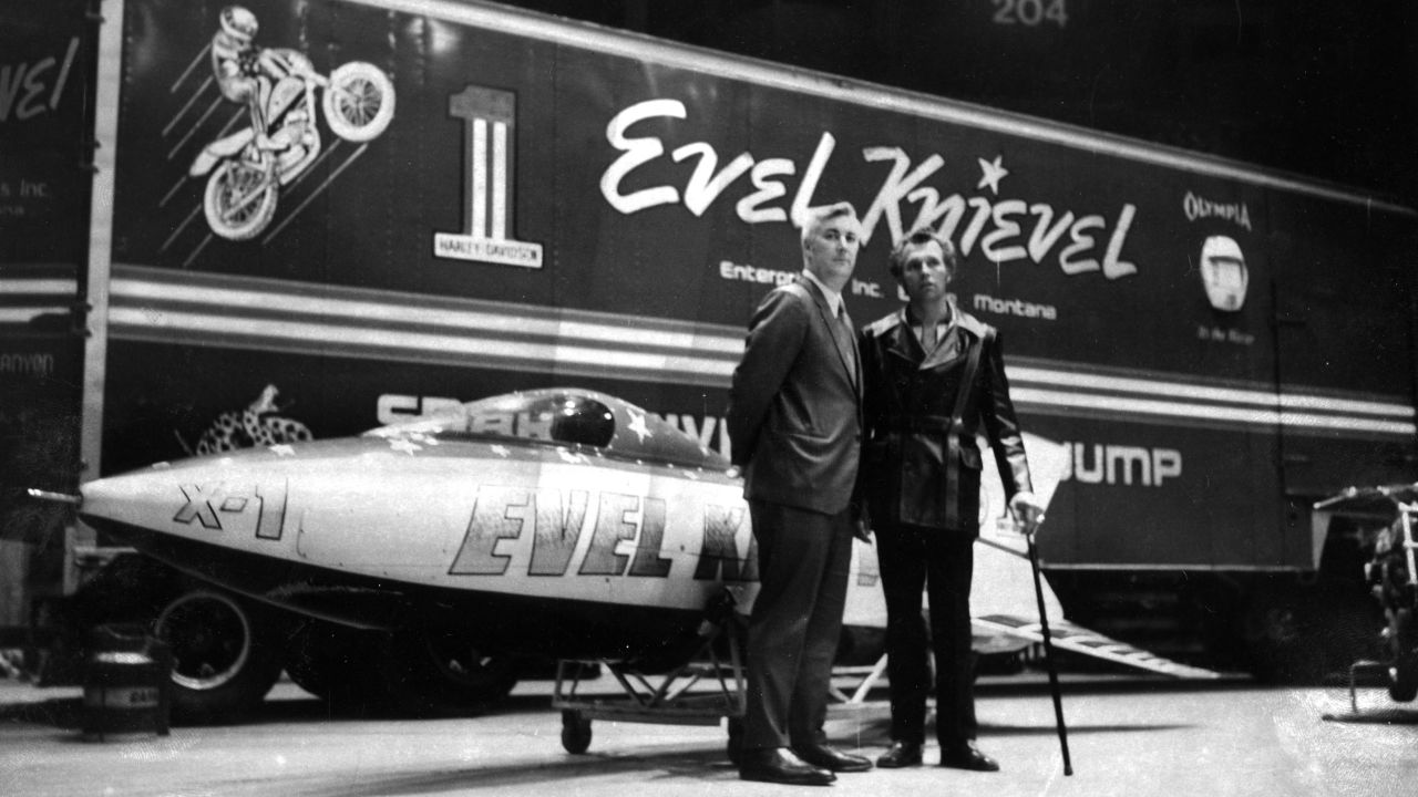 A master showman and self-promoter, Knievel built enormous anticipation for the jump. He developed a working relationship with ABC Sports, which often televised his jumps -- and slow-motion footage of his famous crashes -- although the network balked at his price for the Snake River stunt. Knievel eventually hired boxing promoter Bob Arum to broadcast the jump on closed-circuit television and in movie theaters.