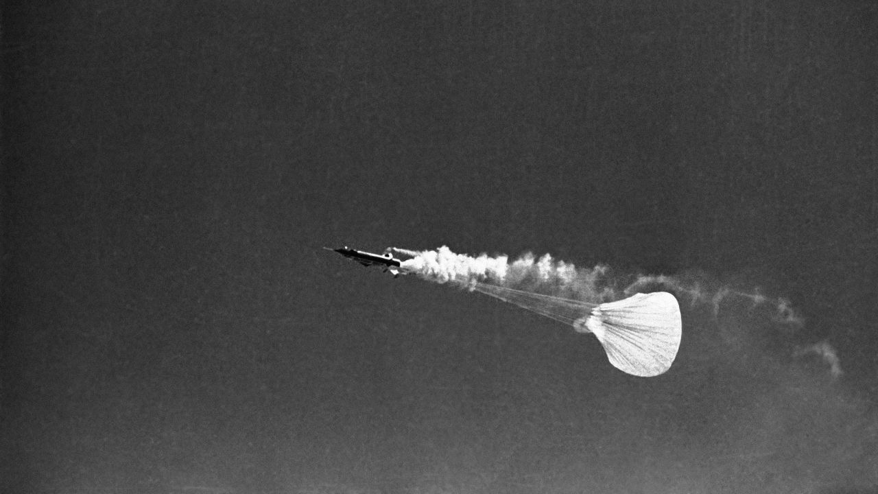 A parachute on Knievel's Skycycle opened prematurely at launch, hindering his ascent. Winds dragged his craft backward and he ended up in the canyon, where he landed only a few feet from the river. If he had landed in the water, Knievel, who was strapped into the Skycycle, almost certainly would have drowned. He suffered only minor injuries.